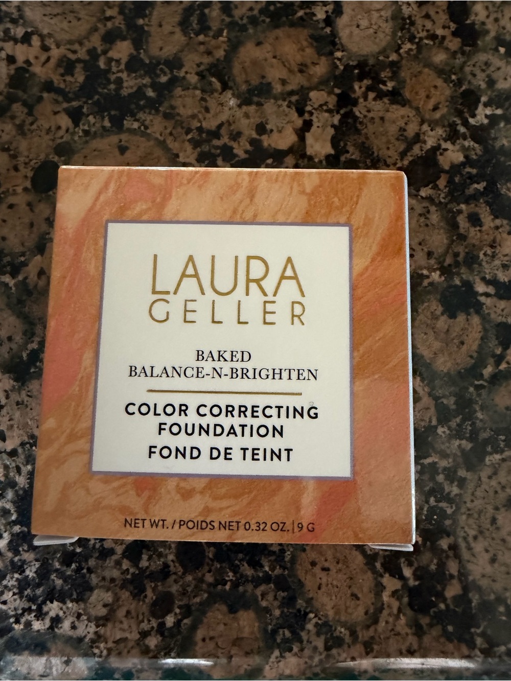 Laura Geller Marbled Baked Powder Compact - Porcelain